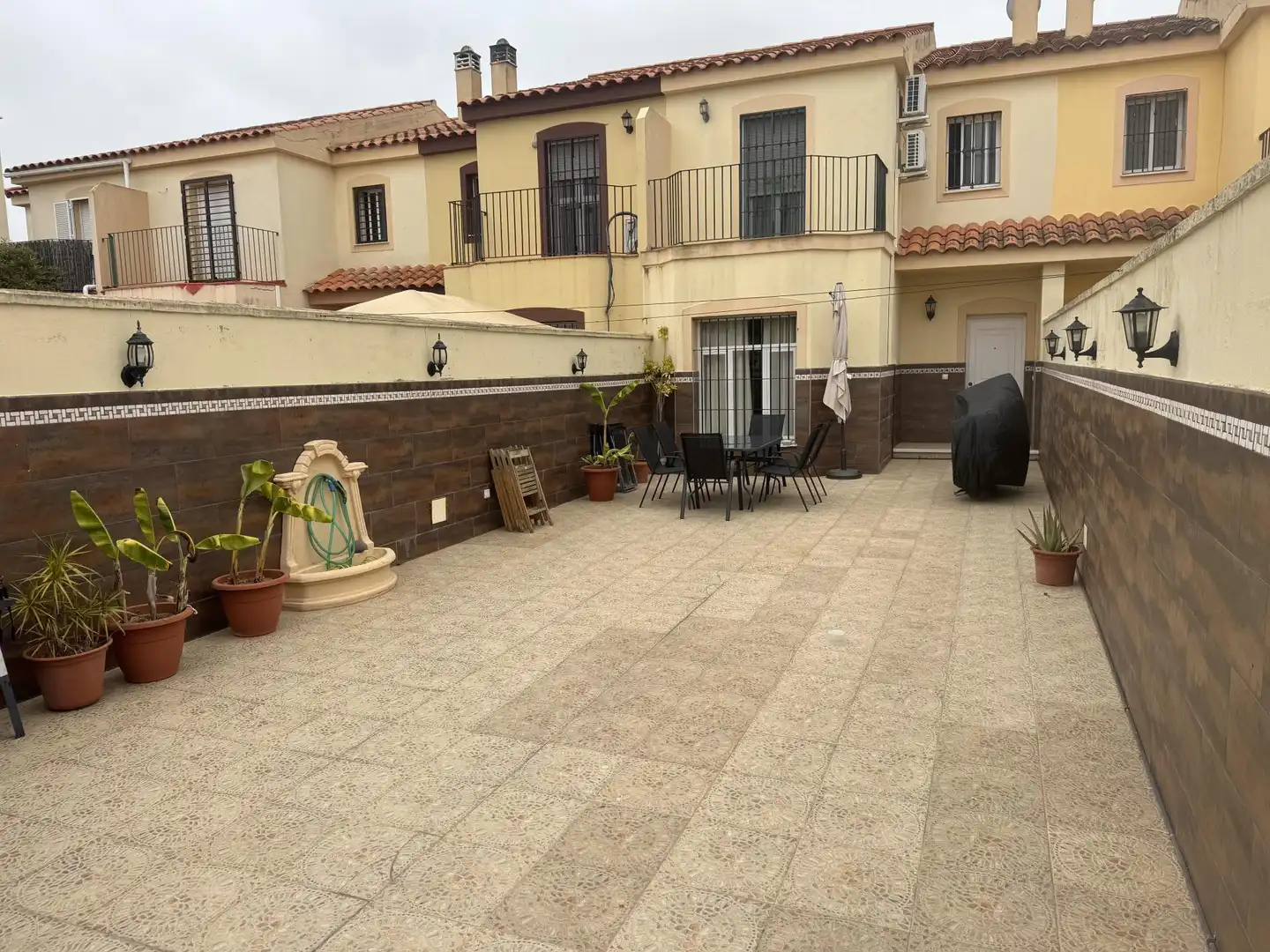Terrasse von Einfamilien-Reihenhaus zum Verkauf in Jerez de la Frontera mit Klimaanlage und Terrasse