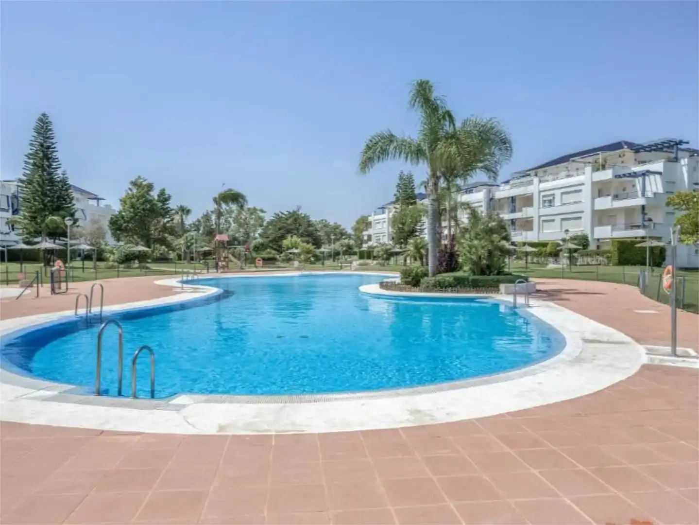 Schwimmbecken von Wohnung zur Miete in Rota mit Klimaanlage, Heizung und Terrasse