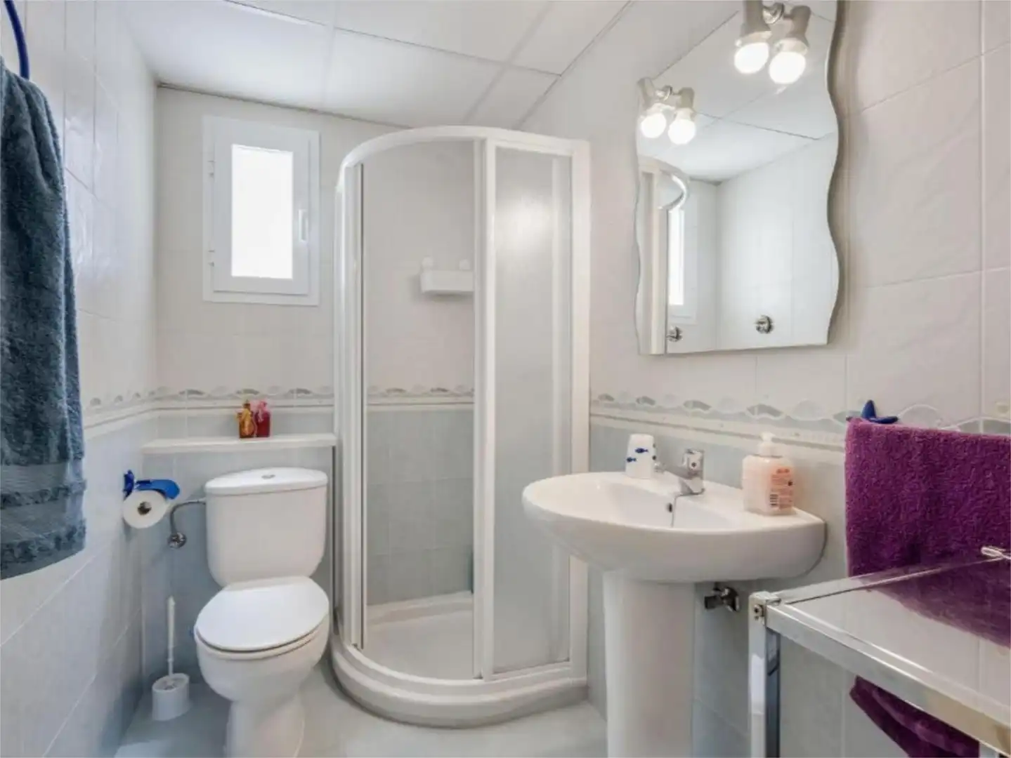 Flat for rent in Avenida Reina Sofía, 15, Costa Ballena Golf Bathroom of Flat for rent in Rota with Air Conditioner, Heating and Terrace