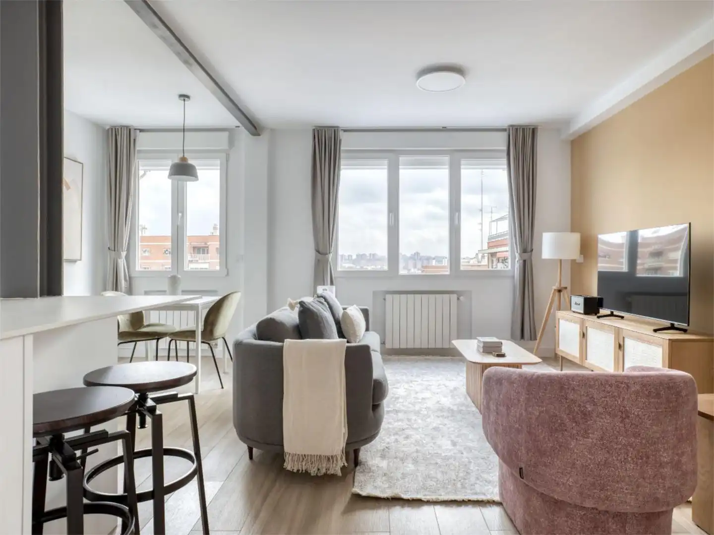 Living room of Flat for rent in  Madrid Capital  with Air Conditioner