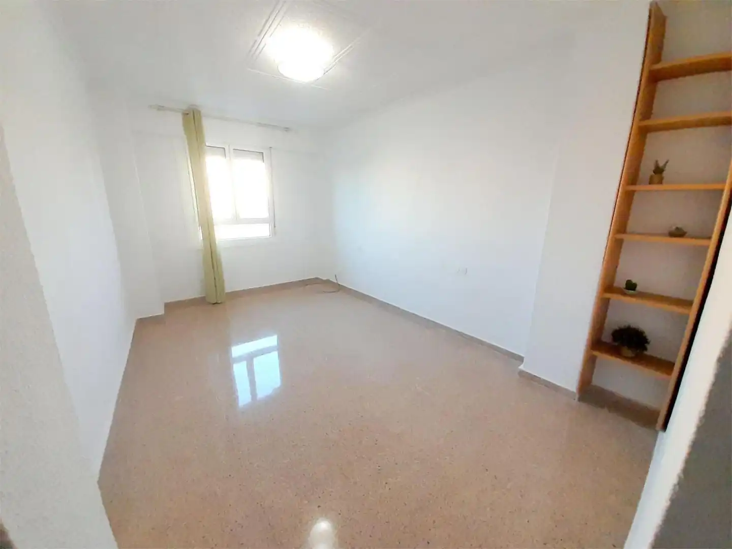 Piso en venta en Avenida de Cartagena, 1, El Altet Habitación de Piso en venta en Elche / Elx con Balcón