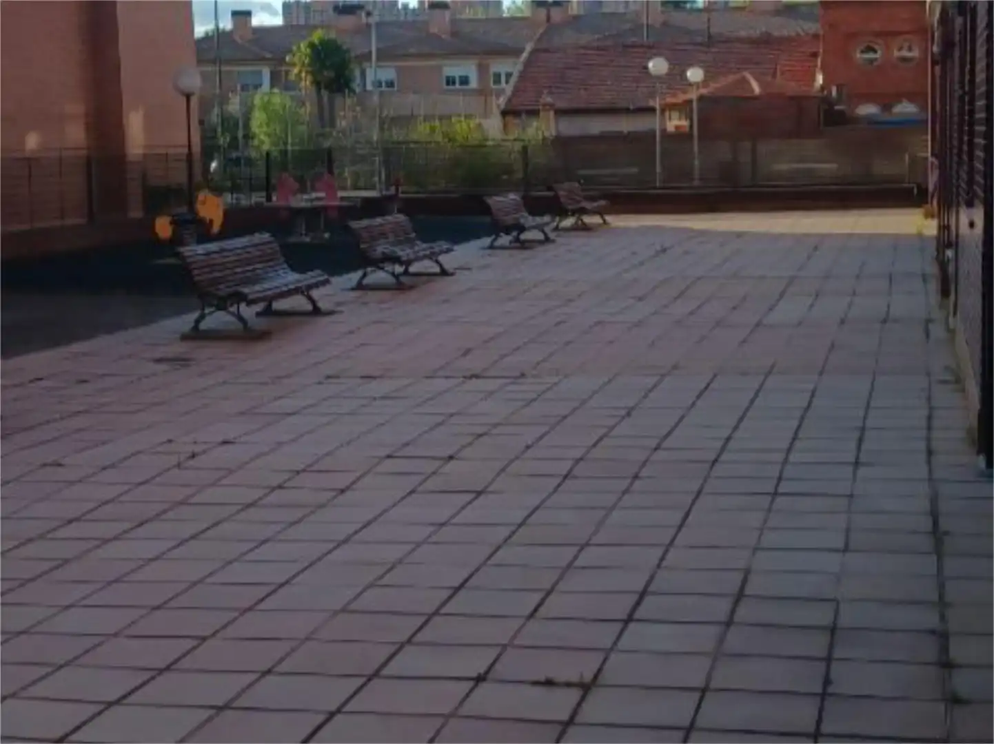 Pis en venda a Calle de la Senda, 1, Las Villas - Valparaiso - El Peral Terrassa de Pis en venda en Valladolid amb Aire condicionat, Calefacció i Jardí privat