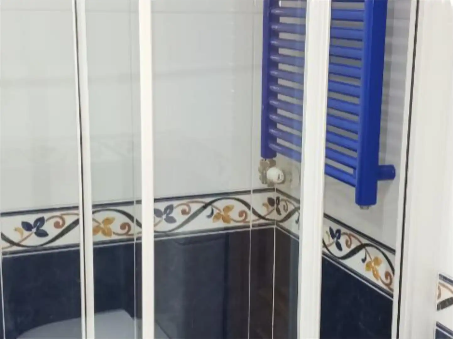 Pis en venda a Calle de la Senda, 1, Las Villas - Valparaiso - El Peral Bany de Pis en venda en Valladolid amb Aire condicionat, Calefacció i Jardí privat