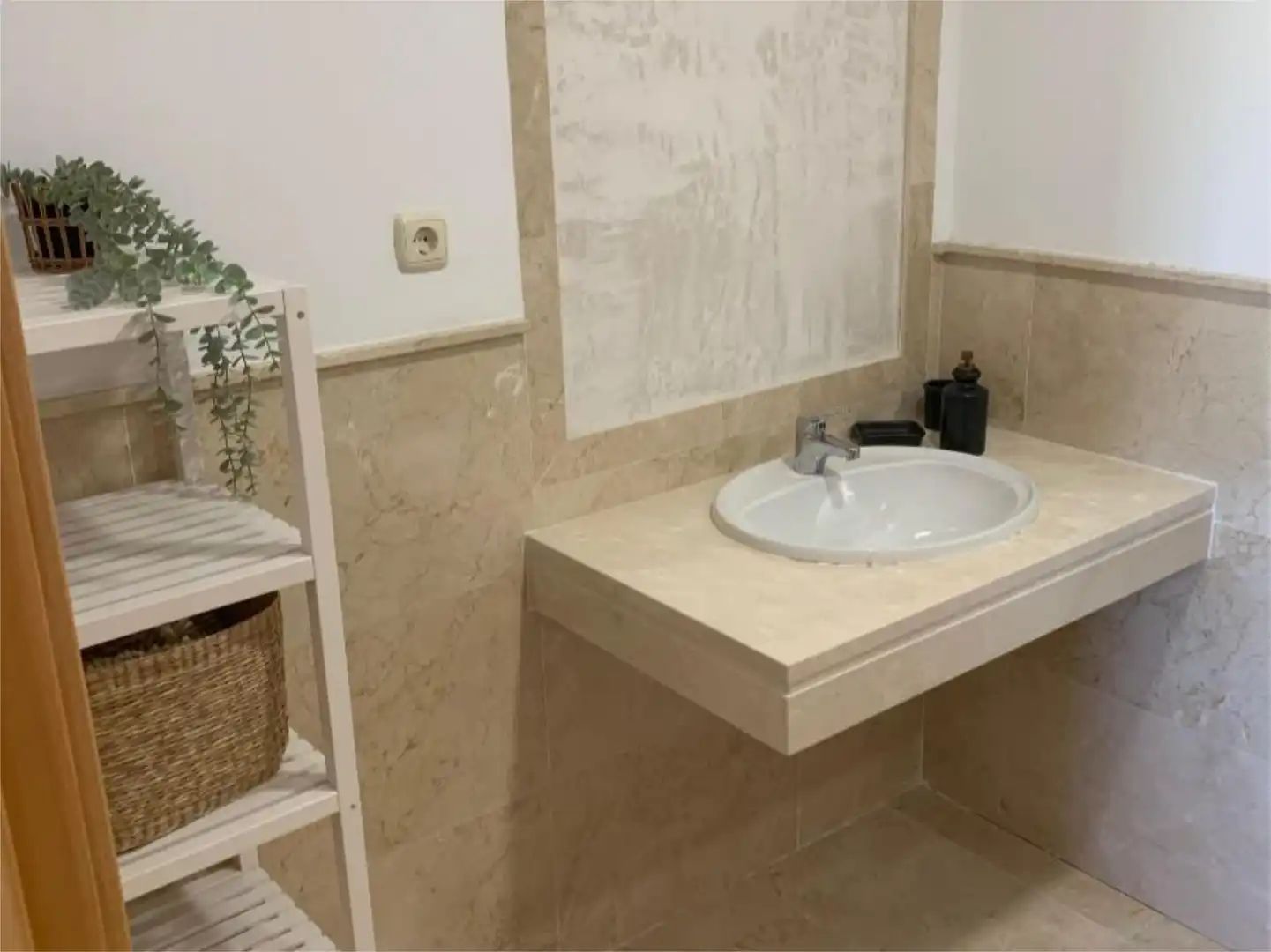 Casa adosada en venta en Urbanizacion Cortesin, 83a, Casares Golf - Casares del Sol Baño de Casa adosada en venta en Casares con Aire acondicionado, Terraza y Balcón