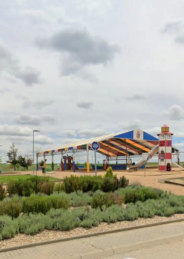 Vista exterior de Ático en venta en Castellanos de Moriscos con Calefacción, Parquet y Terraza