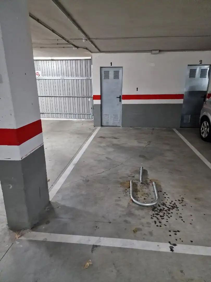 Parking de Ático en venta en Castellanos de Moriscos con Calefacción, Parquet y Terraza
