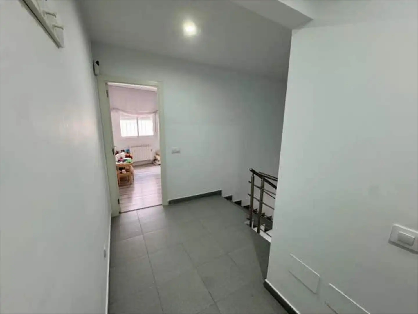 Einfamilien-Reihenhaus zum Verkauf in Tielmes mit Privatgarten und Terrasse