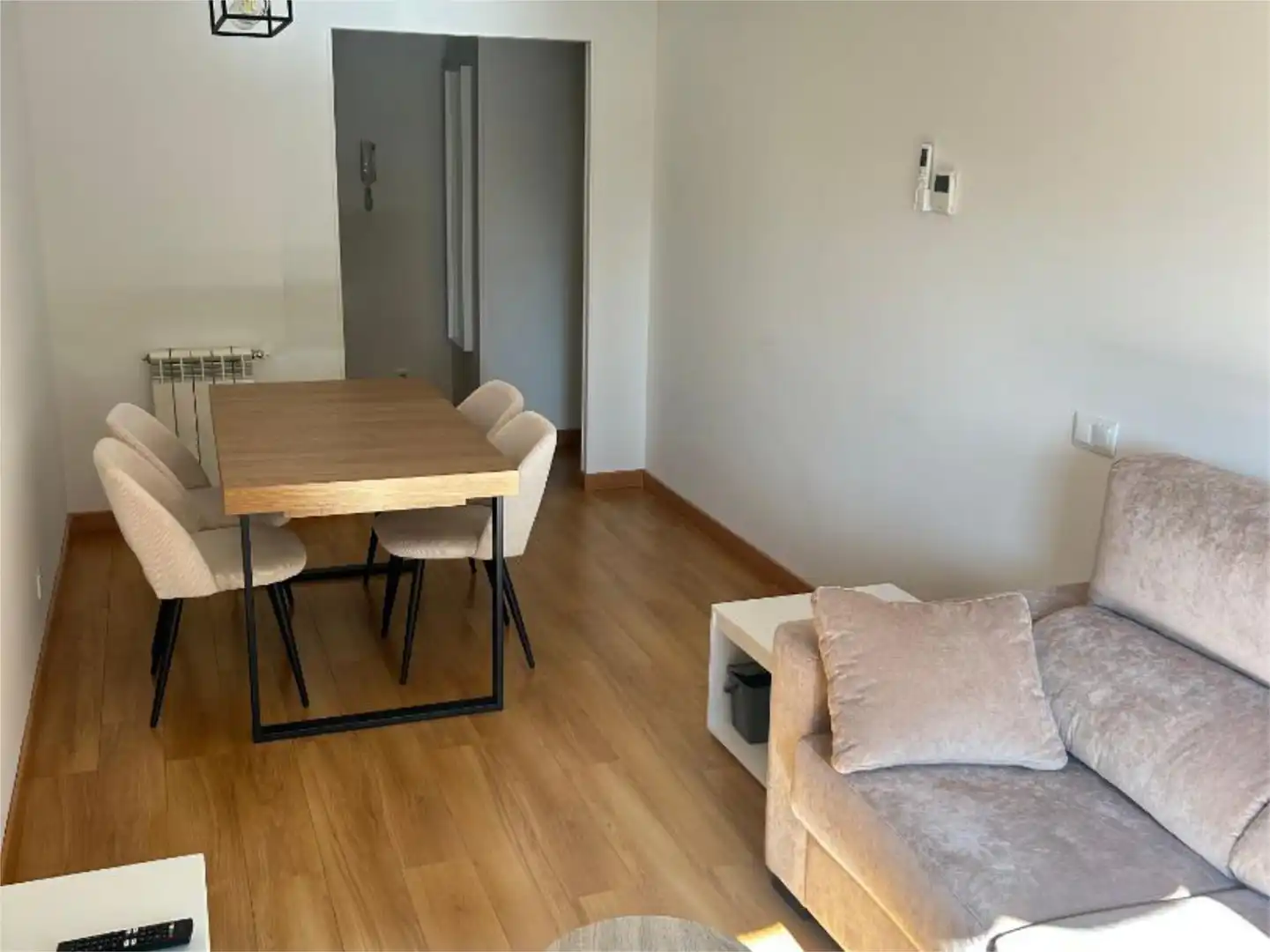 Sala d'estar de Pis de lloguer en Madrid amb Aire condicionat, Calefacció i Jardí privat