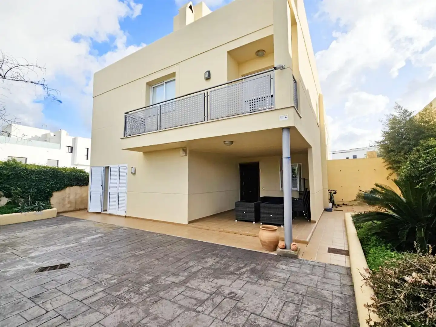 Vista exterior de Piso en venta en Santa Eulària des Riu con Aire acondicionado, Terraza y Balcón