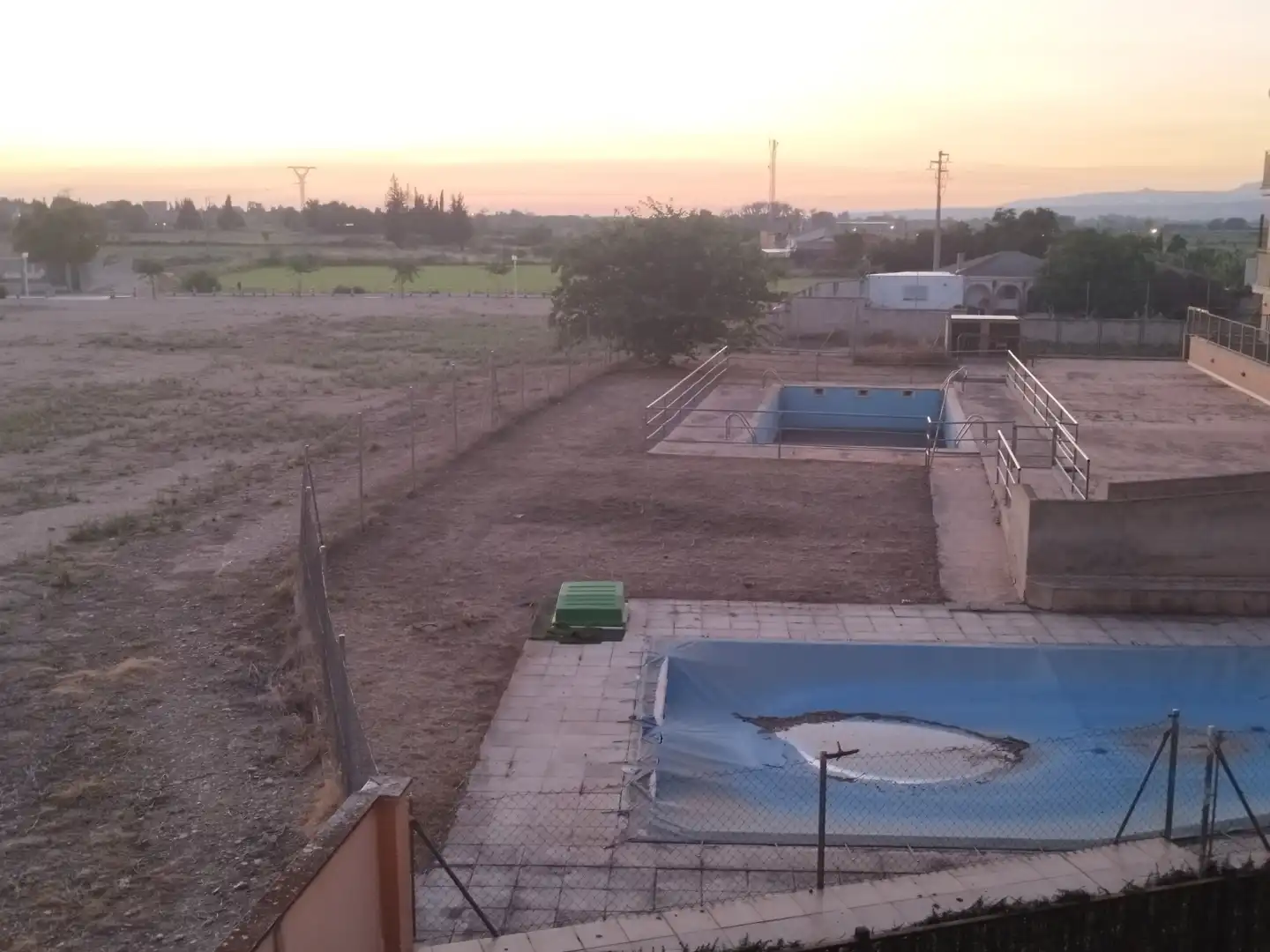Schwimmbecken von Maisonette zum Verkauf in Zaragoza mit Klimaanlage, Privatgarten und Parkett