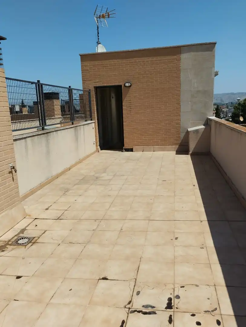 Terrasse von Maisonette zum Verkauf in Zaragoza mit Klimaanlage, Privatgarten und Parkett