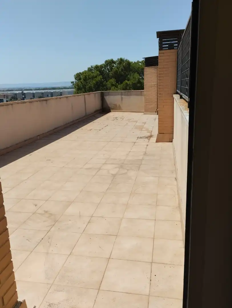Terrasse von Maisonette zum Verkauf in Zaragoza mit Klimaanlage, Privatgarten und Parkett