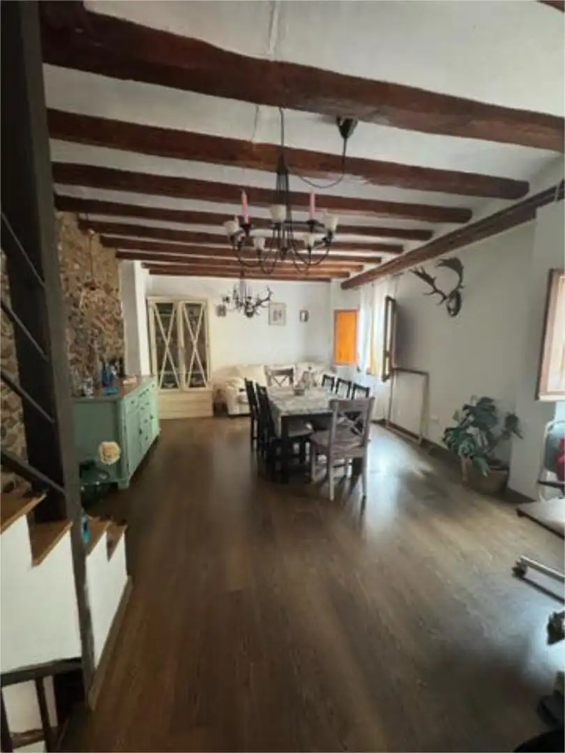 Casa o xalet en venda a Montbrió del Camp Menjador de Casa o xalet en venda en Montbrió del Camp