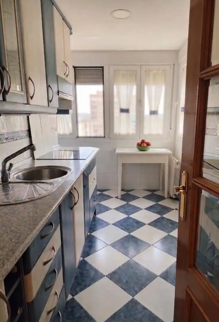 Flat for sale in Avenida de Francfort, 17, Ciudad 70 Kitchen of Flat for sale in Coslada with Air Conditioner, Heating and Private garden