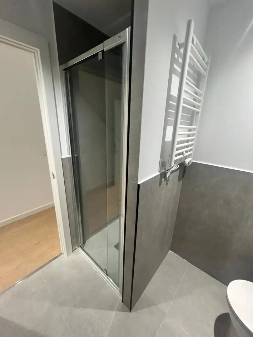 Bany de Pis de lloguer en San Sebastián de los Reyes amb Aire condicionat, Calefacció i Moblat