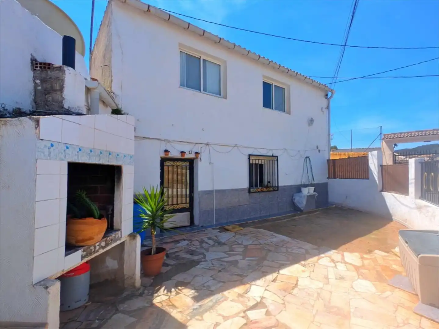 Vista exterior de Pis en venda en Monóvar  / Monòver amb Jardí privat i Traster