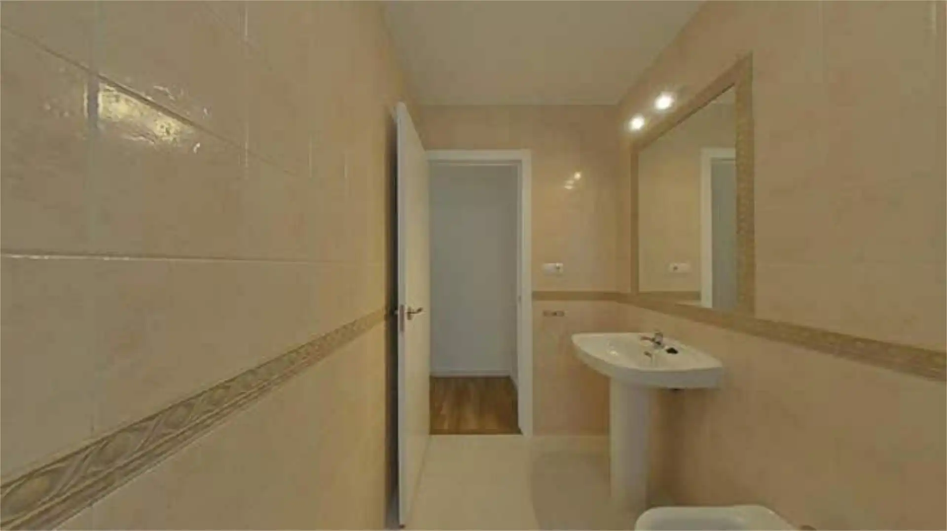 Bathroom of Flat for sale in Sevilla