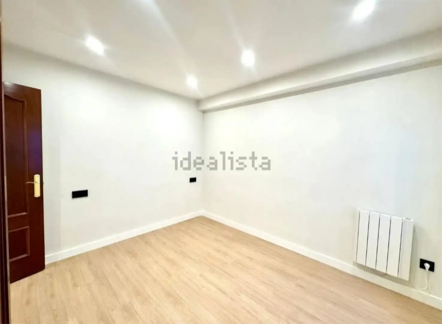 Dormitori de Pis en venda en Gijón  amb Calefacció, Parquet i Forn