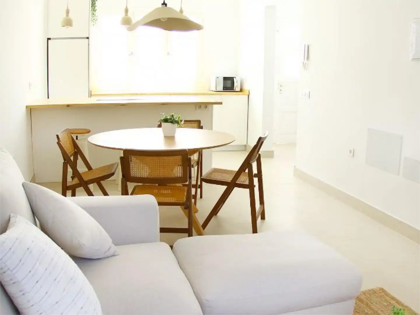 Piso de alquiler en Ifara - Las Mimosas Sala de estar de Piso de alquiler en Santa Cruz de Tenerife con Jardín privado, Amueblado y Videoportero