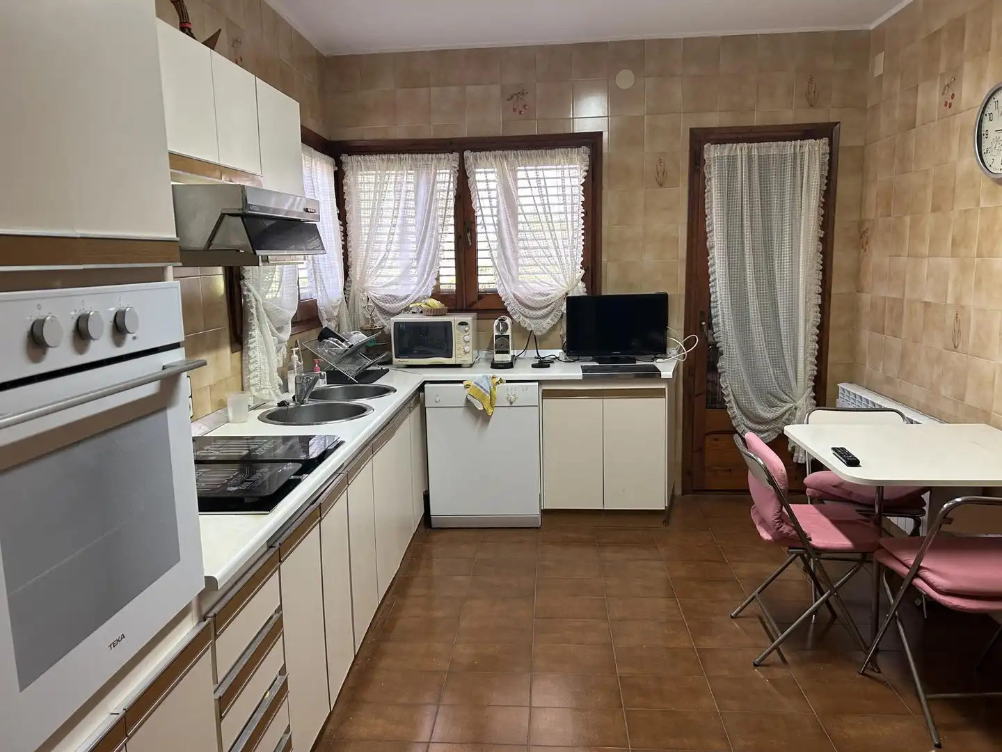 Houses for sale in Carrer a Cerdera Alta, 5, La Cerdera Kitchen of Houses for sale in Lleida Capital with Air Conditioner, Terrace and Swimming Pool