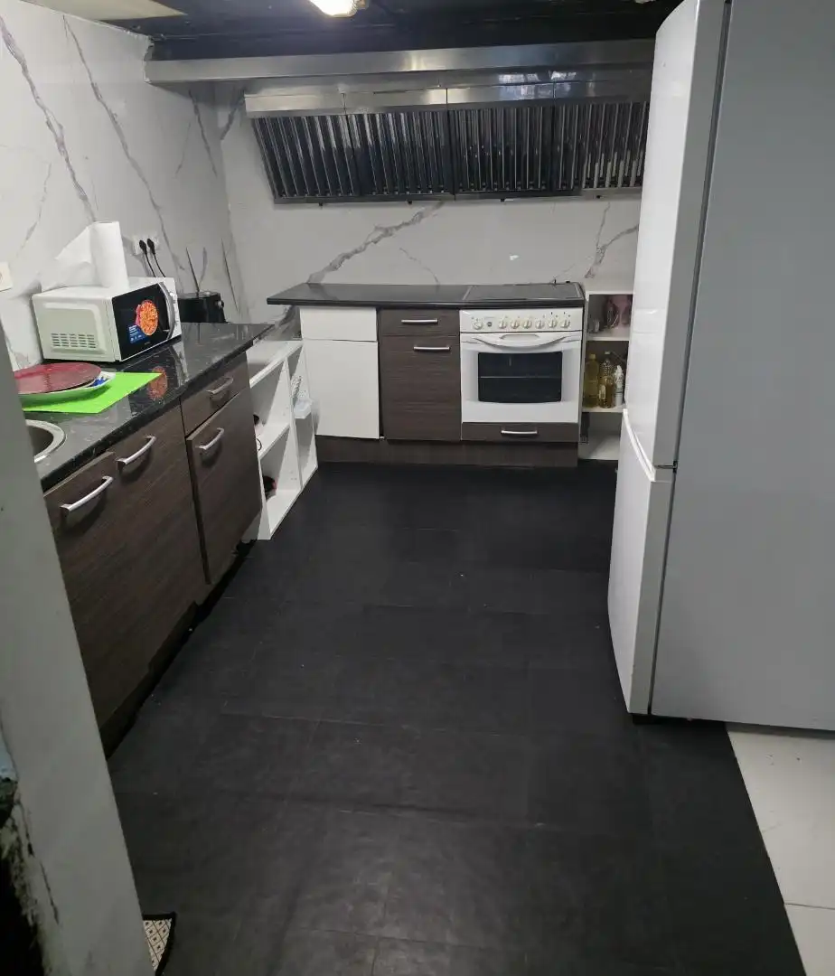 Local en traspaso en Garat Txomin Hiribidea, 12, Txurdinaga Cocina de Local en traspaso en Bilbao con Aire acondicionado
