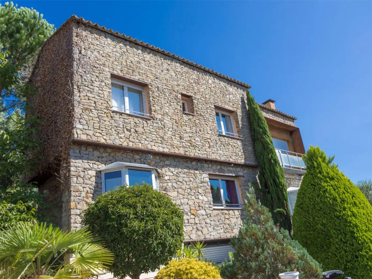 Vista exterior de Piso de alquiler en Girona Capital con Calefacción, Jardín privado y Terraza