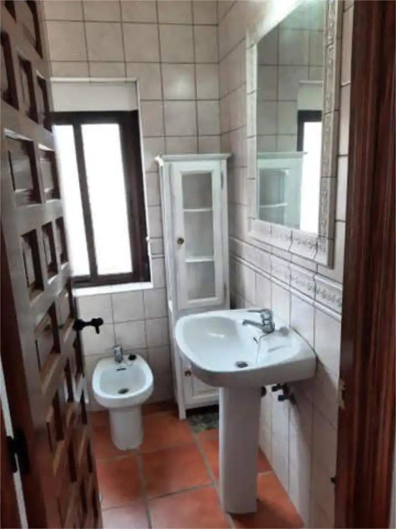 Bathroom of Flat for rent in Castilblanco  with Terrace and Furnished