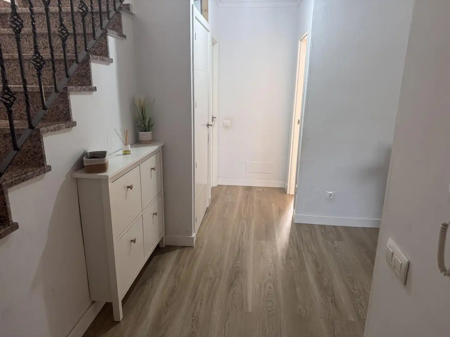 Einfamilien-Reihenhaus zum Verkauf in Huércal de Almería mit Klimaanlage, Terrasse und Balkon