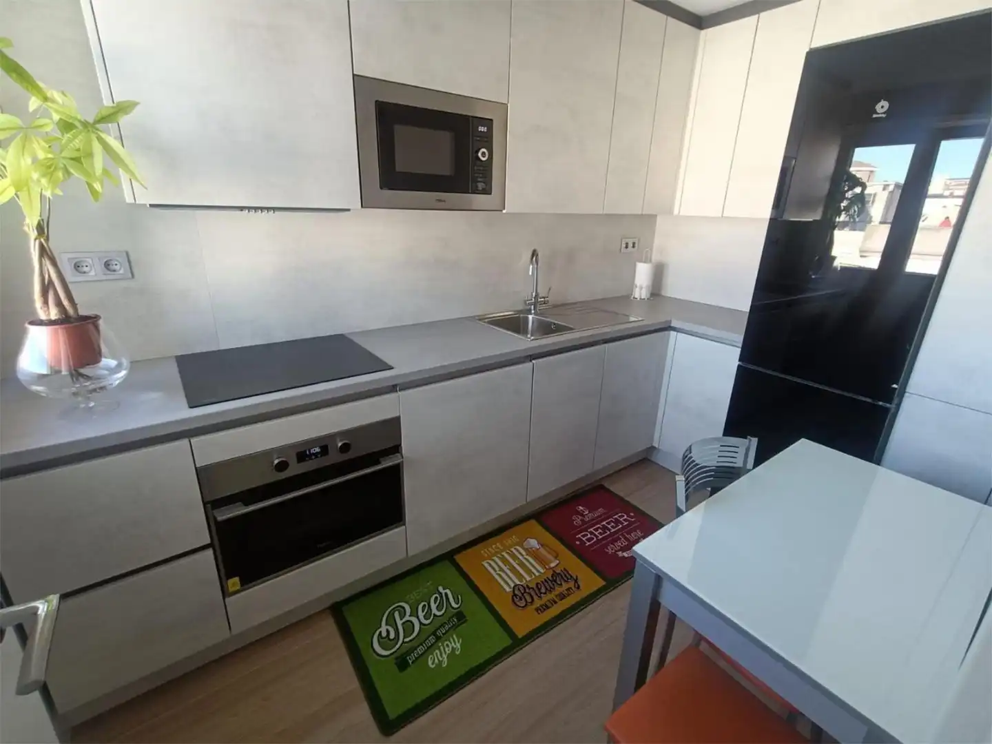 Flat for sale in Calle San Fernando, 58, Cuatro Caminos Kitchen of Flat for sale in Santander