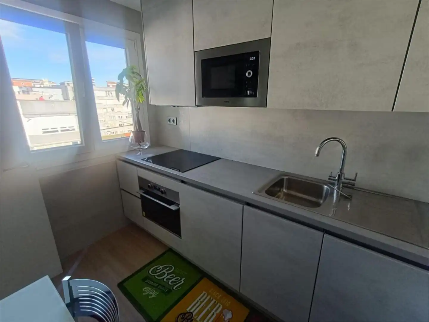 Flat for sale in Calle San Fernando, 58, Cuatro Caminos Kitchen of Flat for sale in Santander