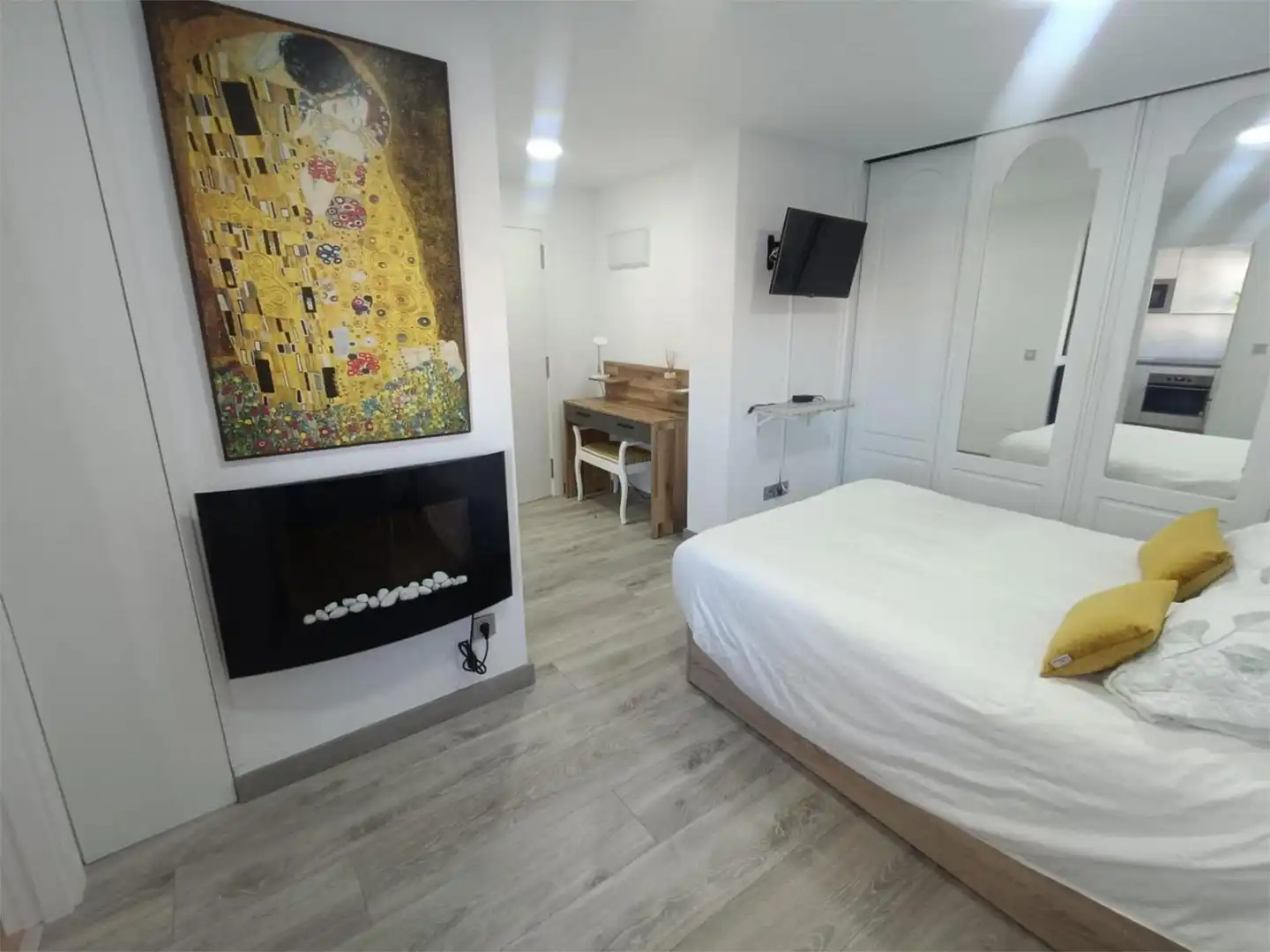 Flat for sale in Calle San Fernando, 58, Cuatro Caminos Bedroom of Flat for sale in Santander
