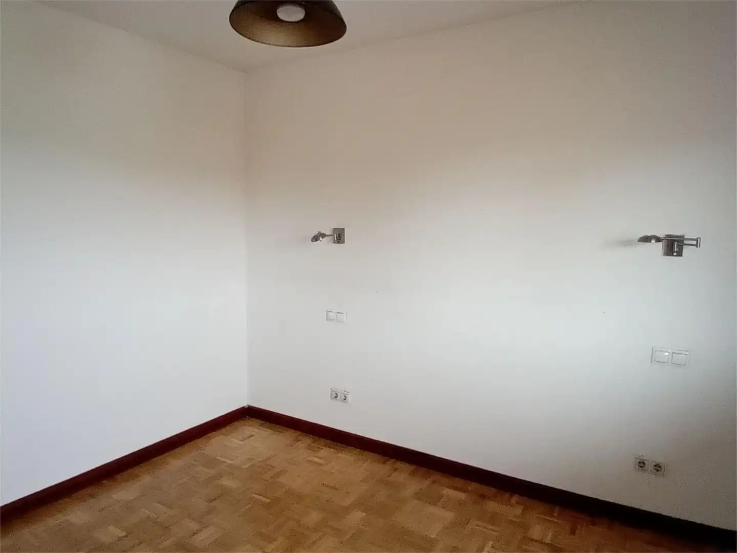 Pis en venda a Calle Ángel Chamorro, 2, Huerta del Rey Dormitori de Pis en venda en Valladolid amb Calefacció, Parquet i Terrassa
