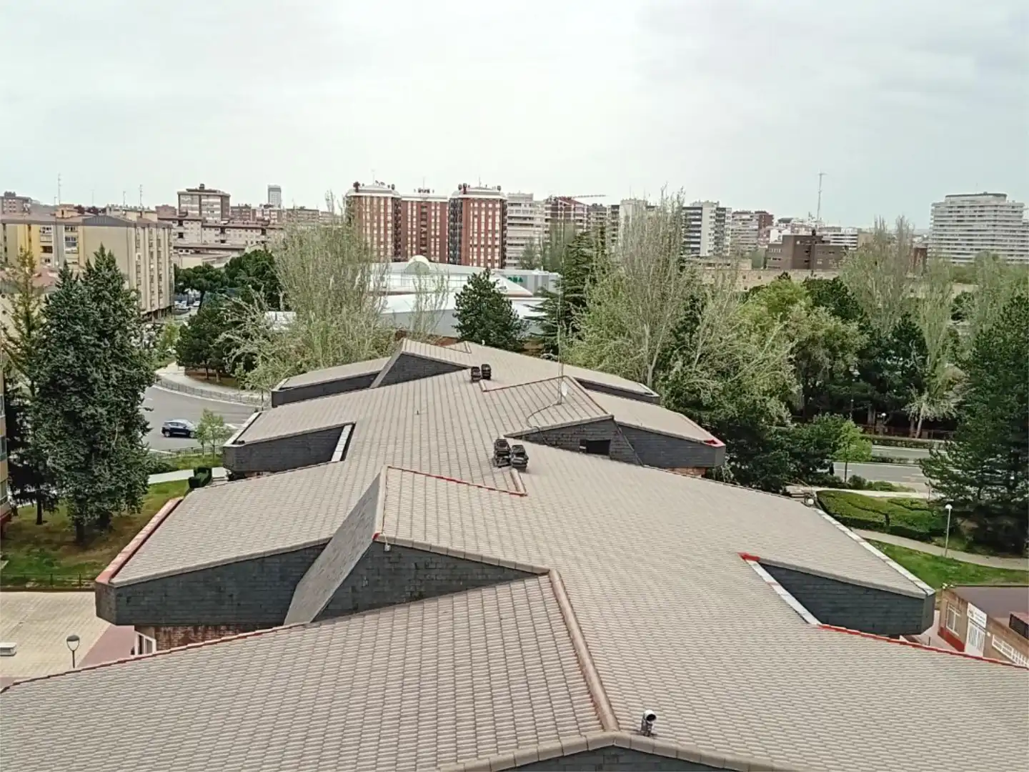 Pis en venda a Calle Ángel Chamorro, 2, Huerta del Rey Vista exterior de Pis en venda en Valladolid amb Calefacció, Parquet i Terrassa