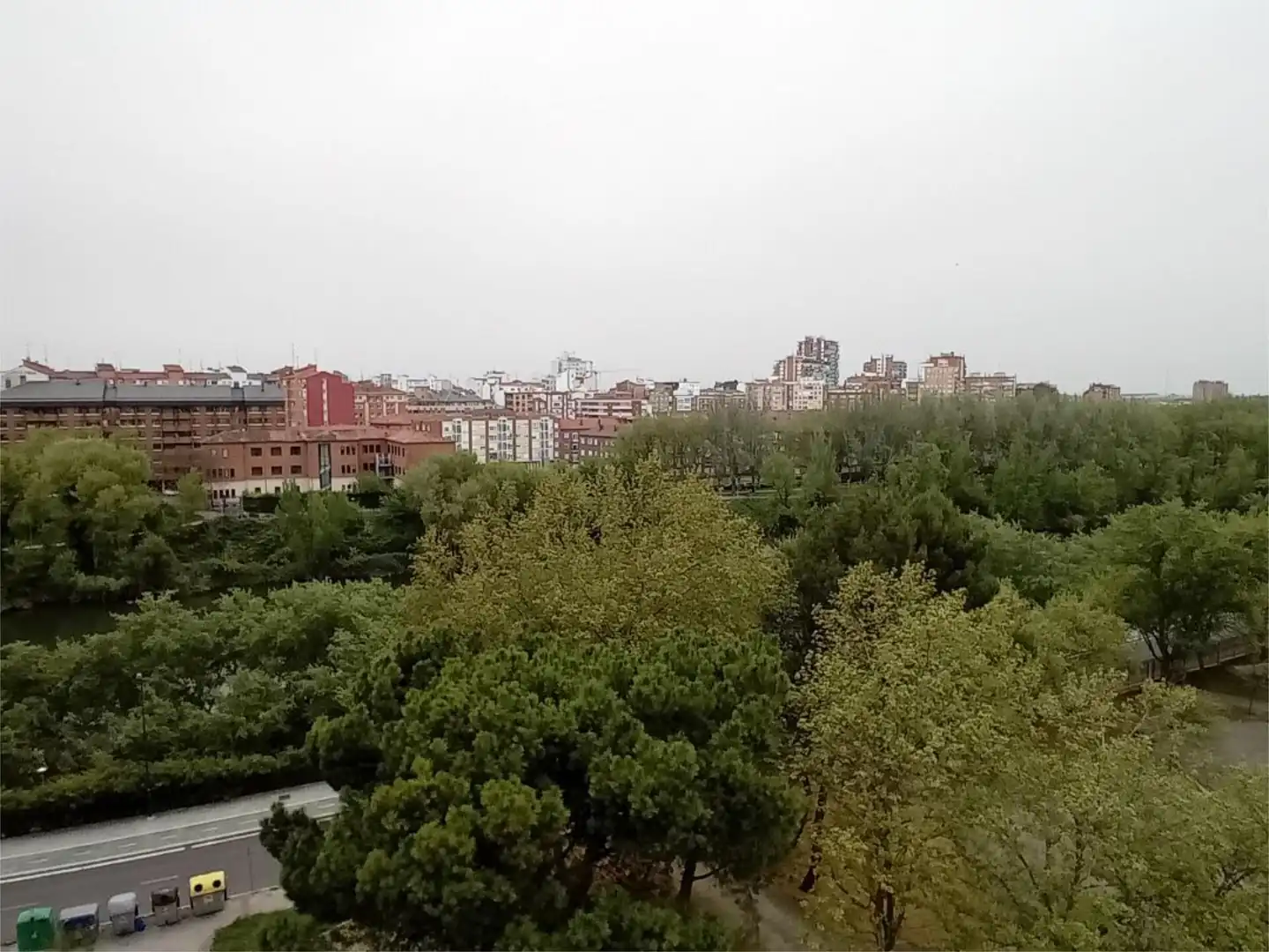Pis en venda a Calle Ángel Chamorro, 2, Huerta del Rey Vista exterior de Pis en venda en Valladolid amb Calefacció, Parquet i Terrassa