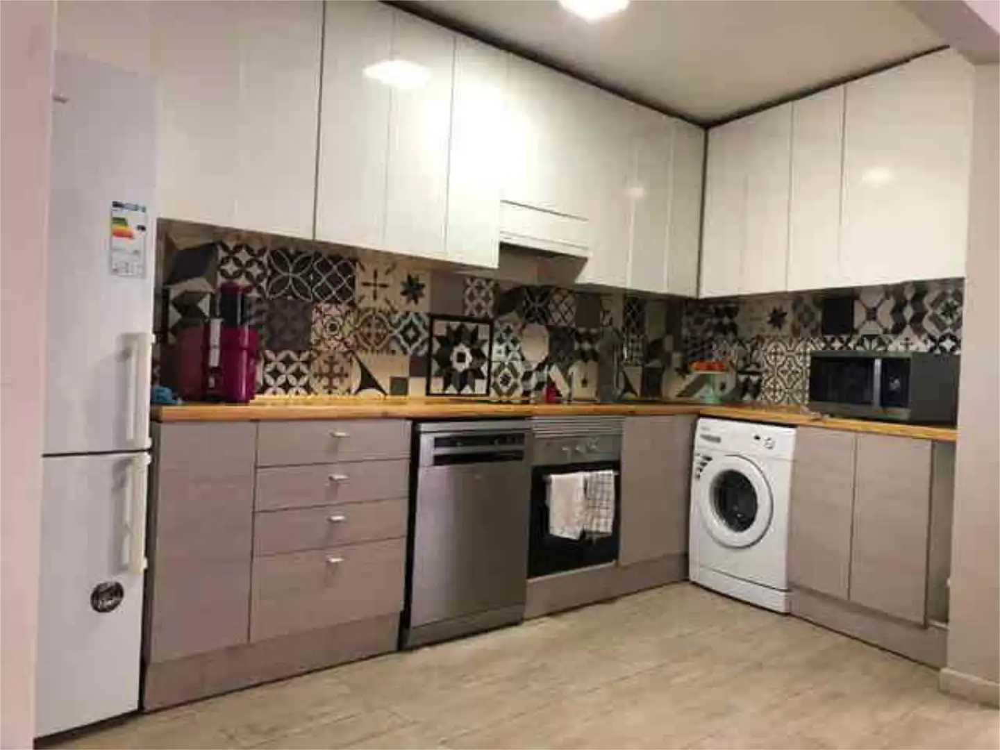 Cuina de Apartament de lloguer en  Madrid Capital amb Terrassa, Moblat i Es permeten mascotes