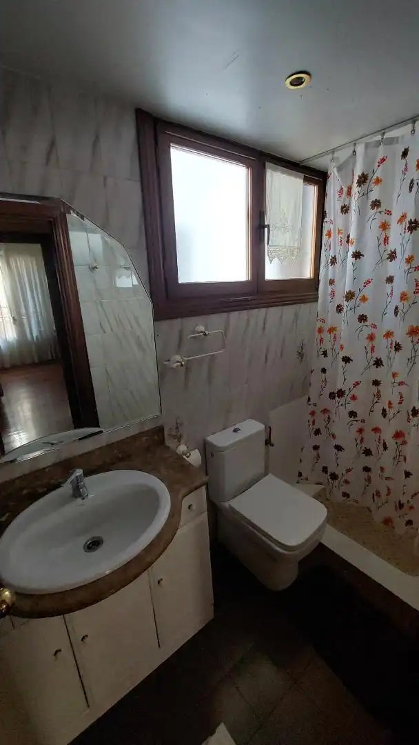 Baño de Piso en venta en Tolosa con Balcón