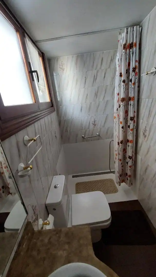 Baño de Piso en venta en Tolosa con Balcón