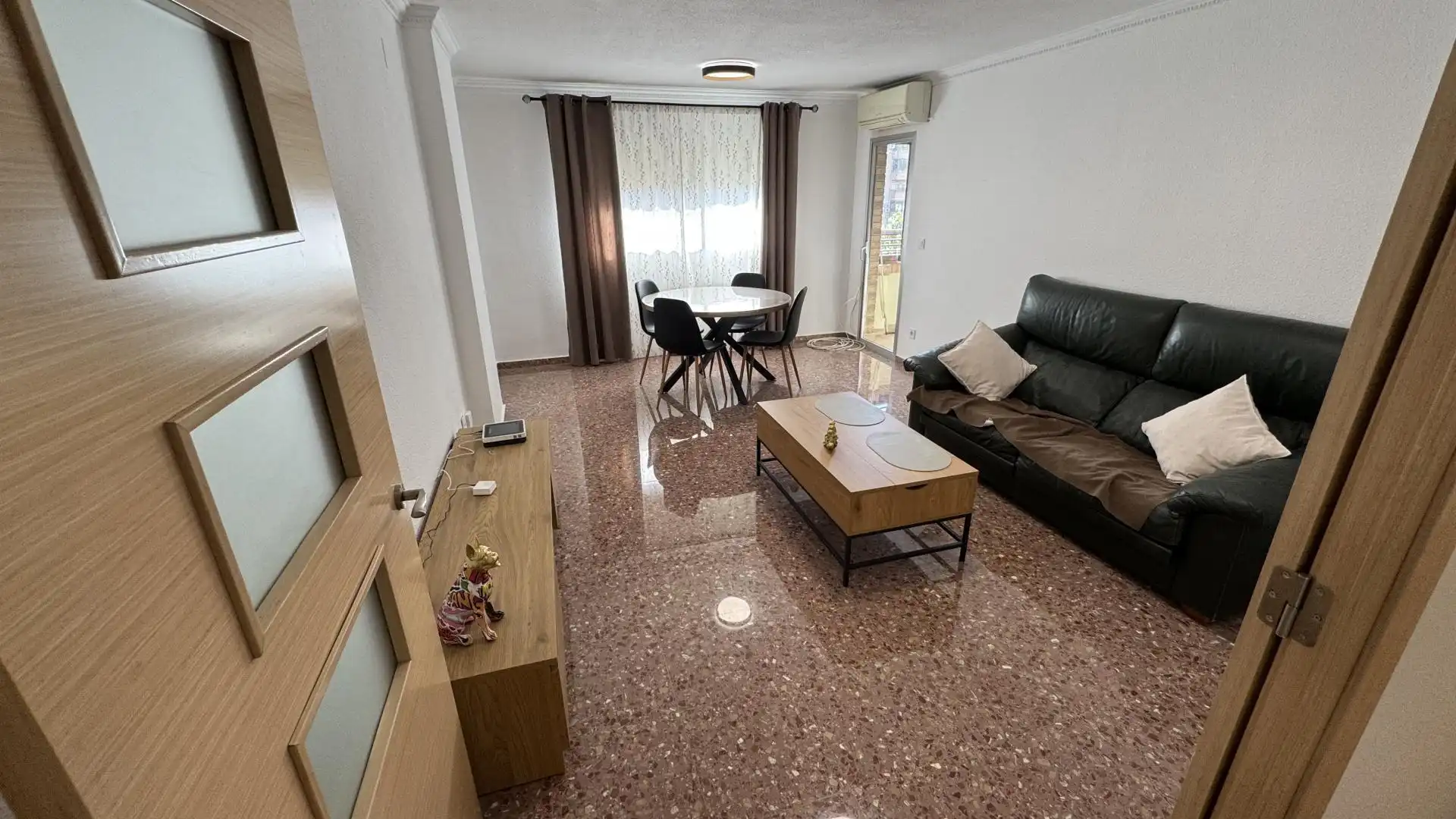 Room in Carrer de Cortes d'Arenós, 18, La Llum Room in Carrer de Cortes d'Arenós, 18, La Llum