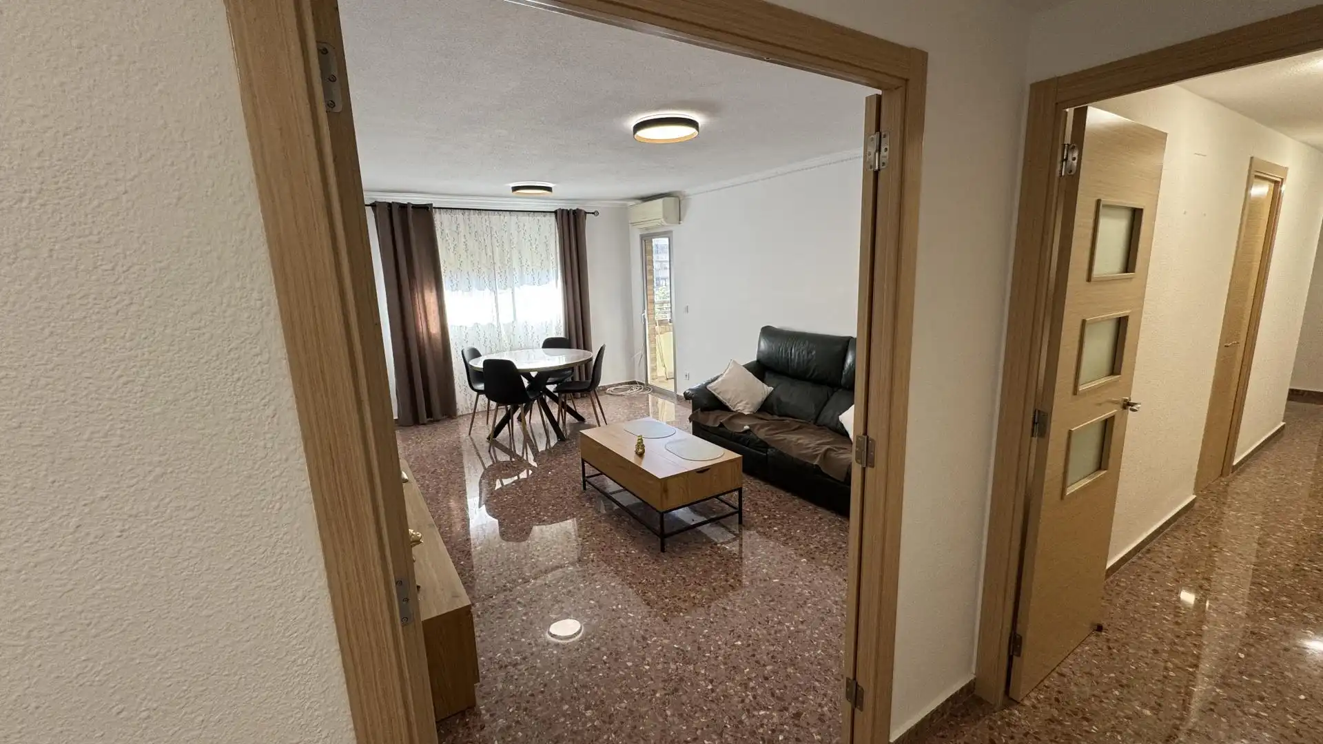 Room in Carrer de Cortes d'Arenós, 18, La Llum Room in Carrer de Cortes d'Arenós, 18, La Llum