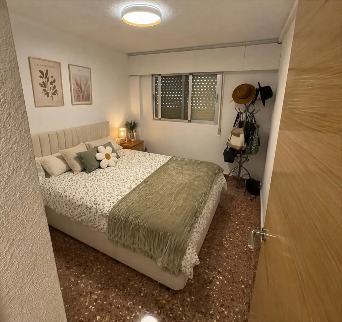 Habitación en Carrer de Cortes d'Arenós, 18, La Llum Habitación en Carrer de Cortes d'Arenós, 18, La Llum