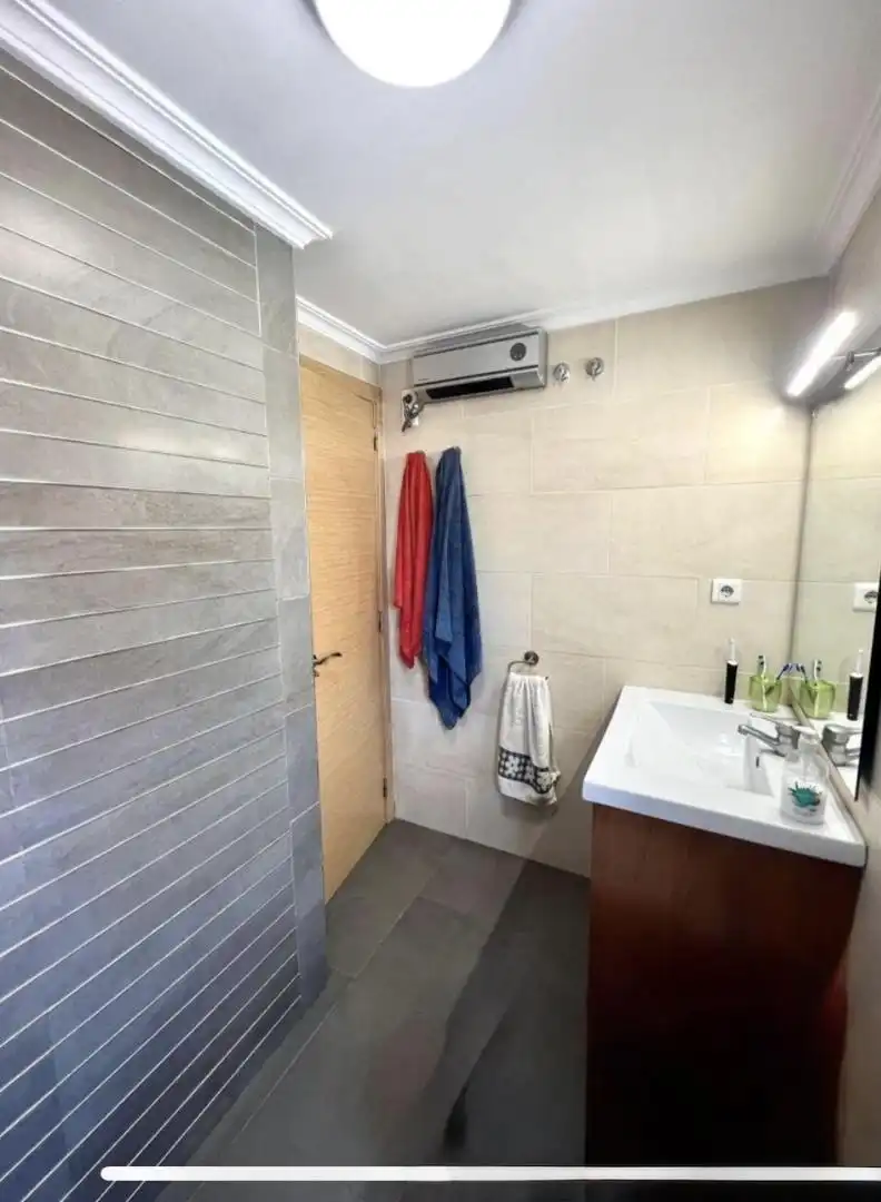 Room in Carrer de Cortes d'Arenós, 18, La Llum Room in Carrer de Cortes d'Arenós, 18, La Llum