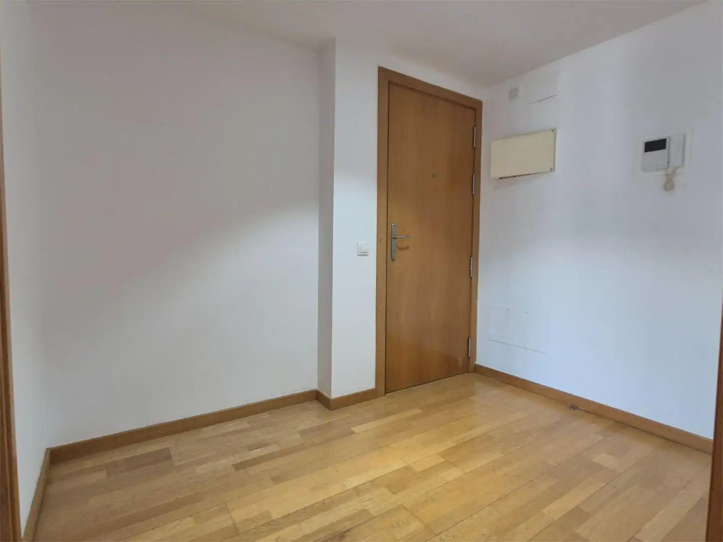 Flat for sale in Badalona  with Air Conditioner and Terrace