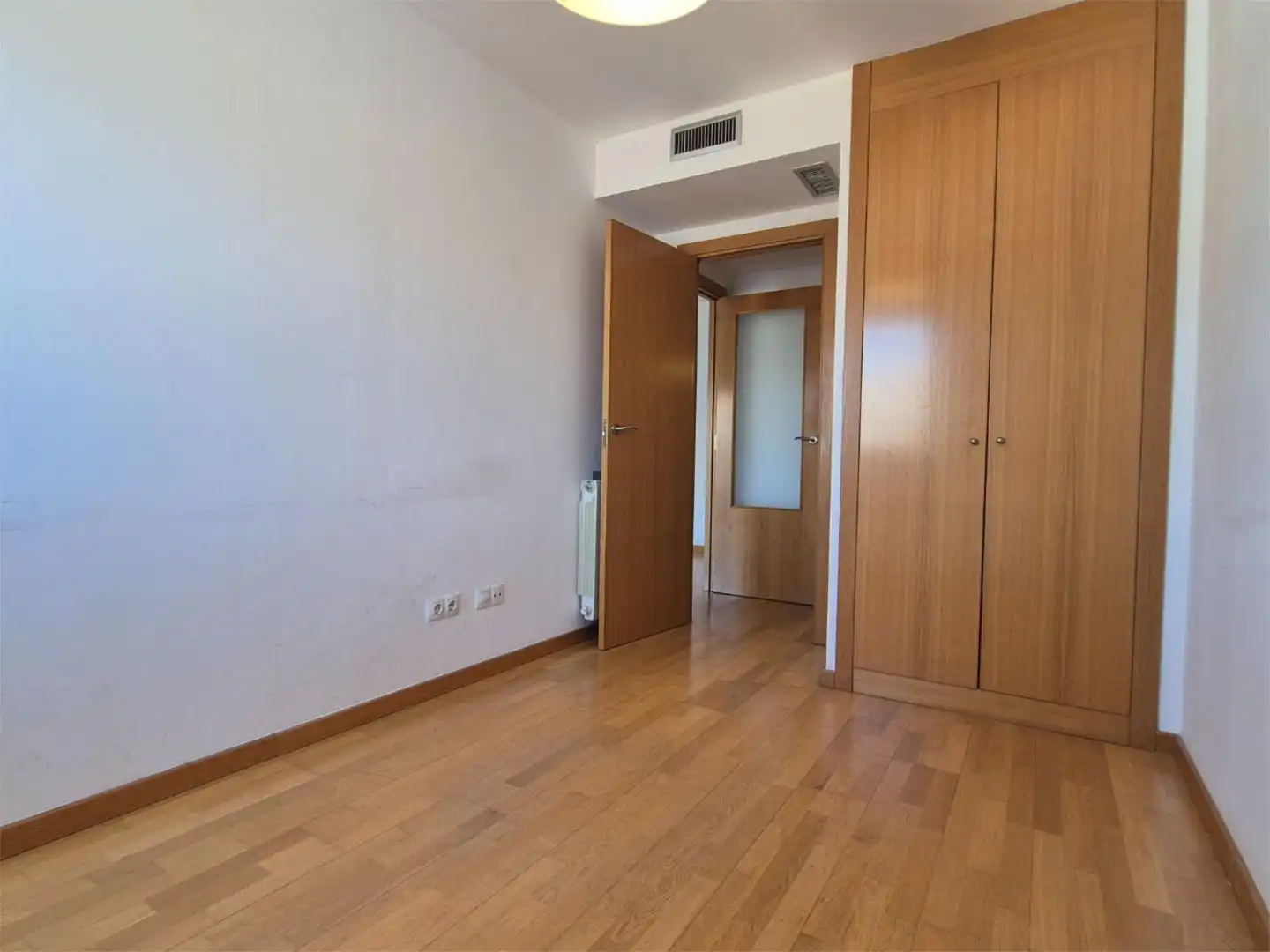 Piso en venta en Carrer d'Eduard Maristany, 80, Progrés - Pep Ventura Habitación de Piso en venta en Badalona con Aire acondicionado, Calefacción y Parquet