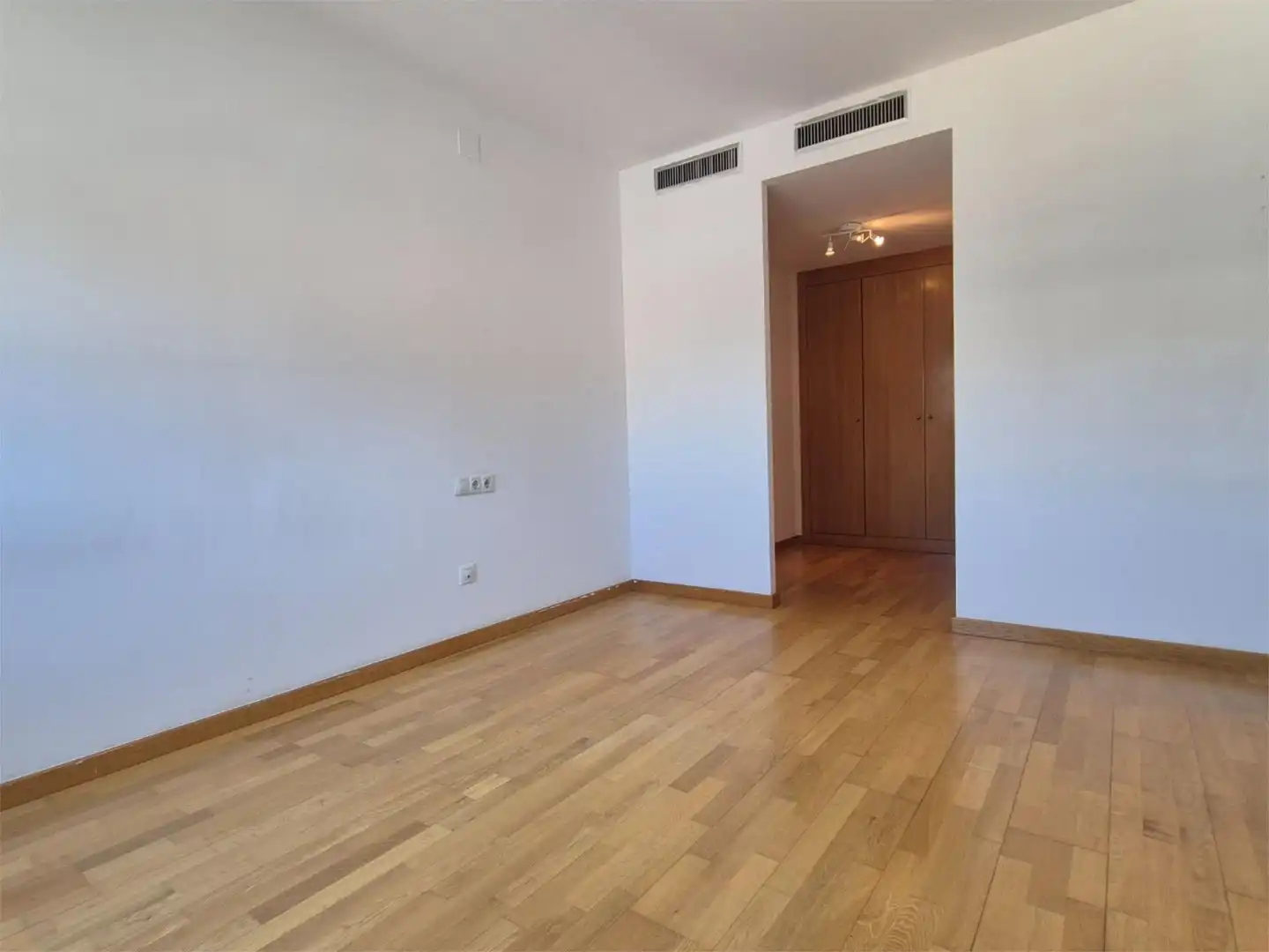 Piso en venta en Carrer d'Eduard Maristany, 80, Progrés - Pep Ventura Habitación de Piso en venta en Badalona con Aire acondicionado, Calefacción y Parquet