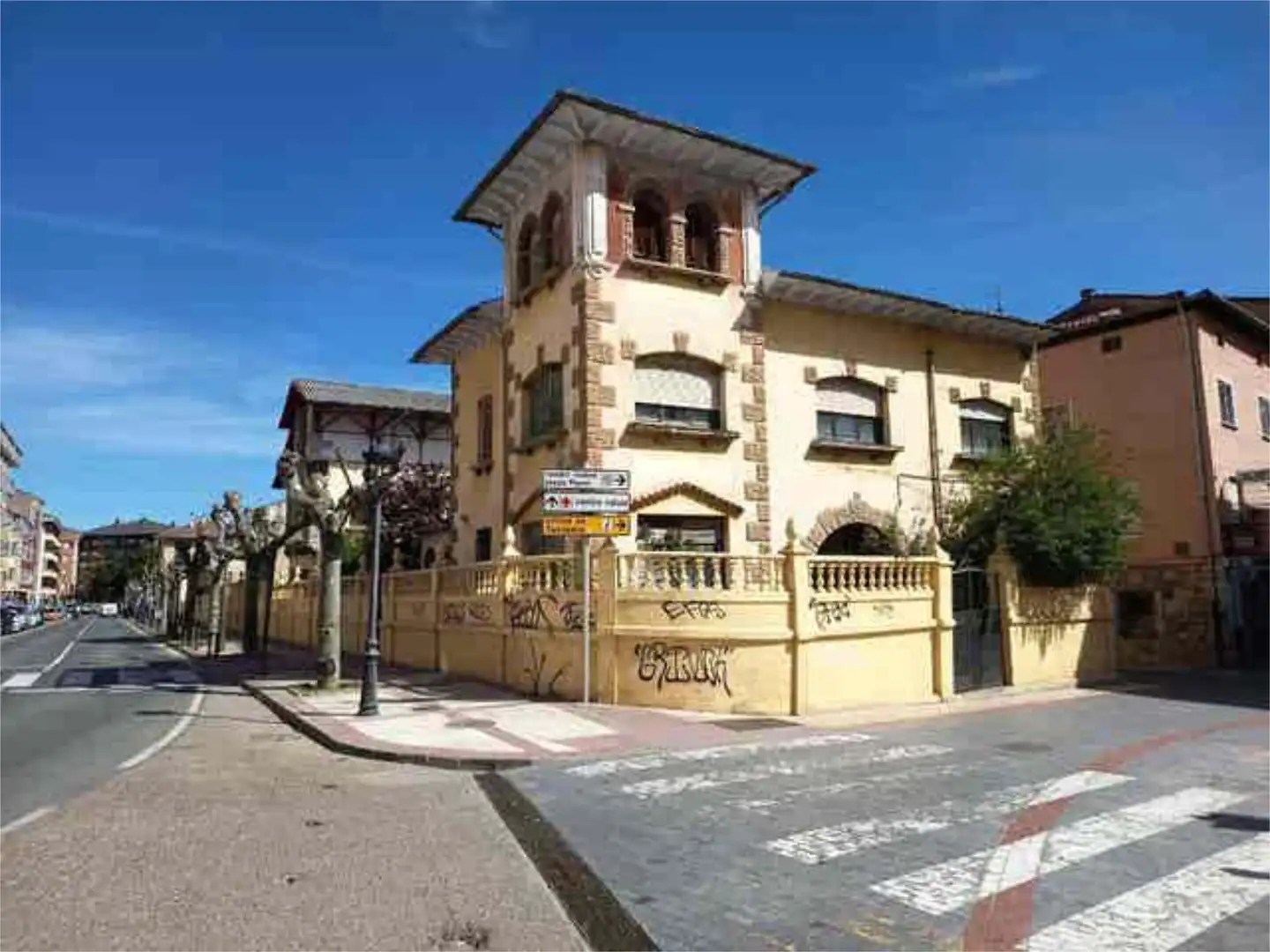 Vista exterior de Casa adosada en venda en Briviesca