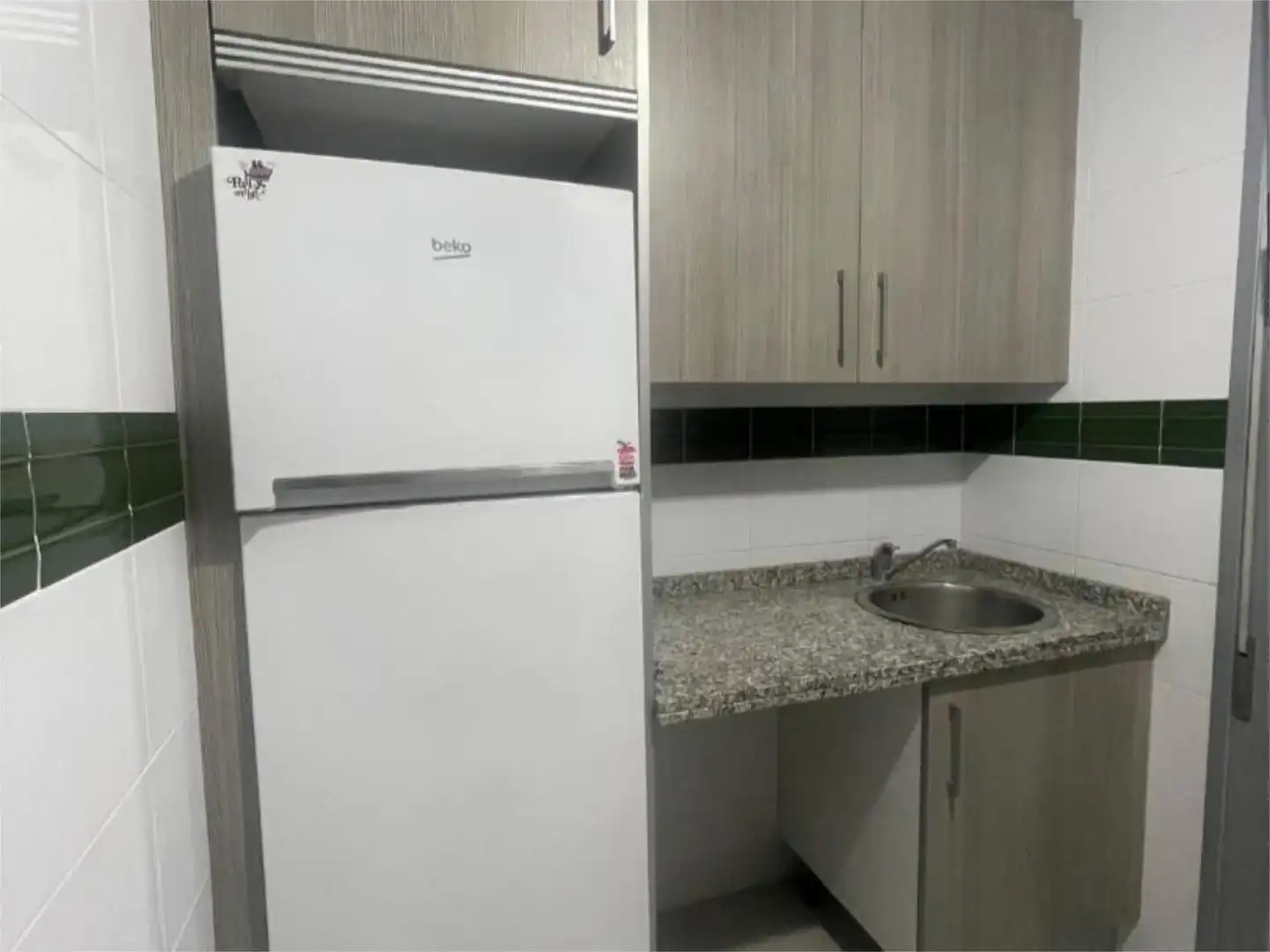 Wohnung zur Miete in Calle Manuel Fernández Avello, 14, HUCA - La Cadellada Küche von Wohnung zur Miete in Oviedo mit Terrasse