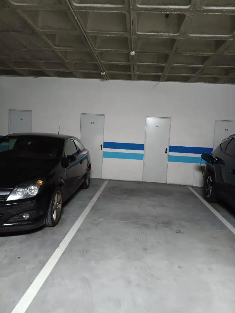 Parking de Garaje de alquiler en Oviedo 