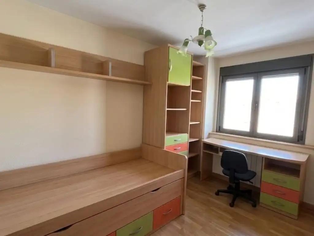 Piso en venta en Calle Vigo, 1, Pryconsa - Juan de Austria Habitación de Piso en venta en Alcalá de Henares con Aire acondicionado, Calefacción y Jardín privado