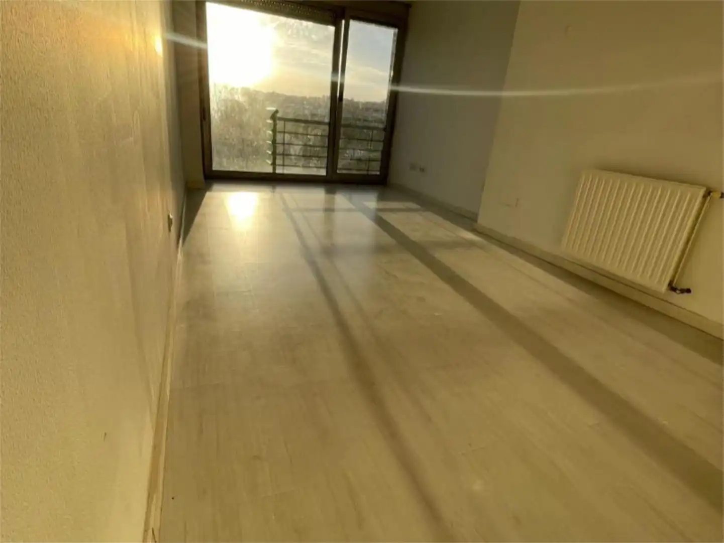 Wohnung zur Miete in Calle Manuel Fernández Avello, 14, HUCA - La Cadellada Wohnung zur Miete in Oviedo mit Terrasse