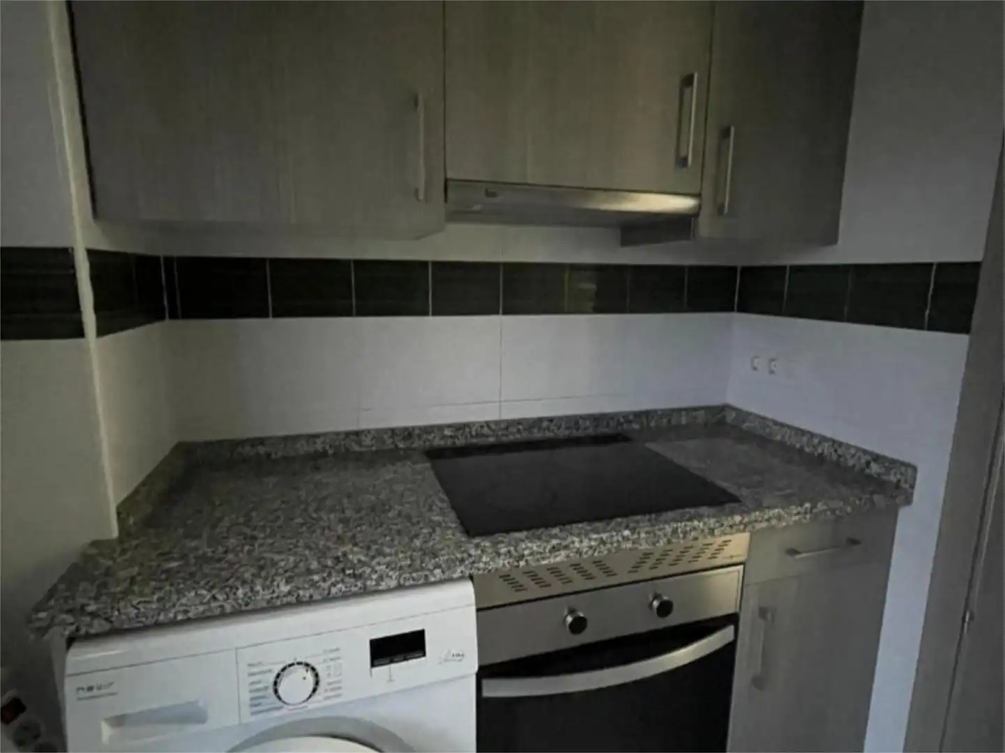 Wohnung zur Miete in Calle Manuel Fernández Avello, 14, HUCA - La Cadellada Küche von Wohnung zur Miete in Oviedo mit Terrasse